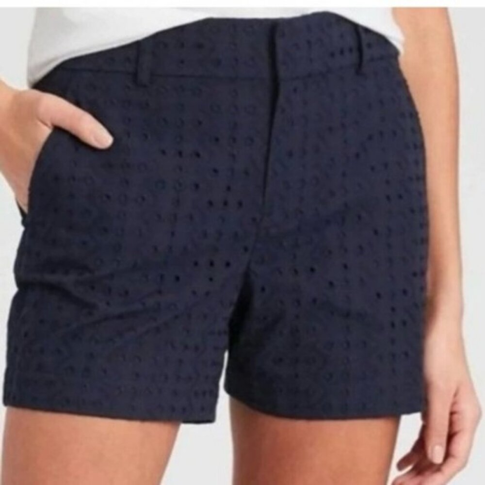 BANANA REPUBLIC Navy‎ Blue Eyelet Chino Cotton Shorts Womens Size 18